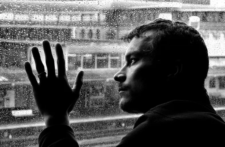 Seasonal affective disorder symptoms and how to treat them